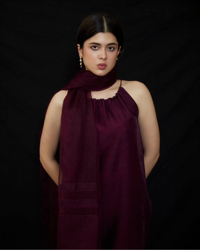 String Halter neckline