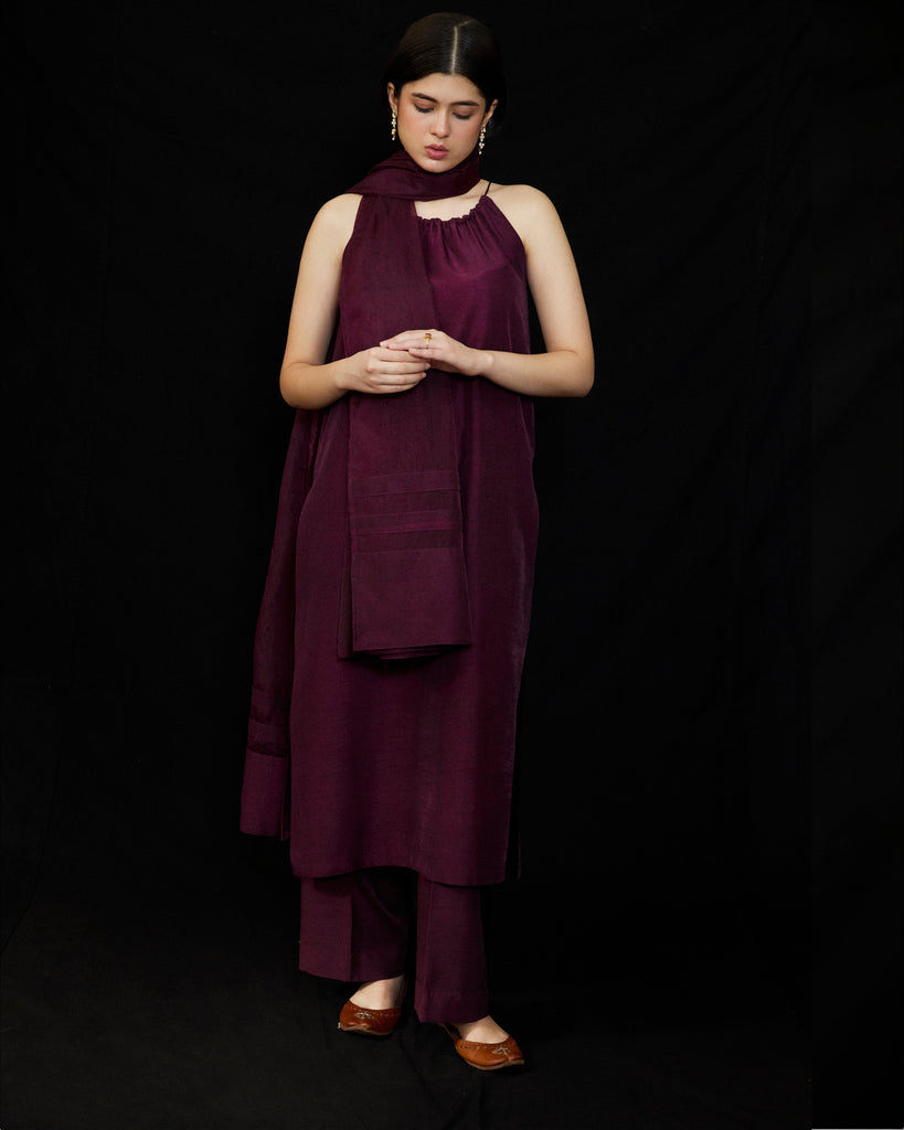 String Halter neckline