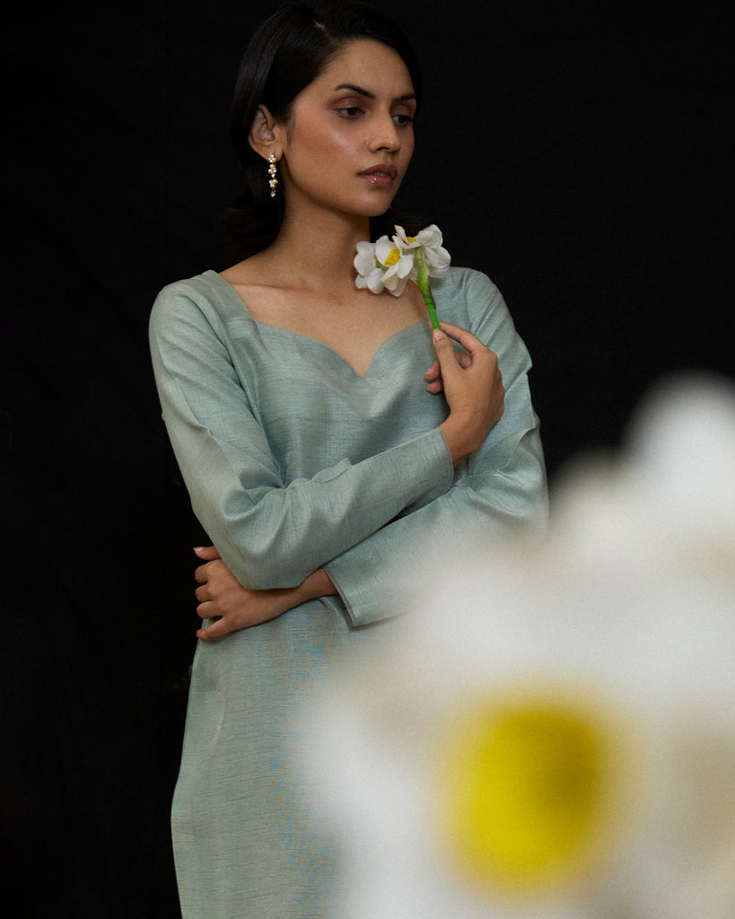 sweetheart neckline with organza trim