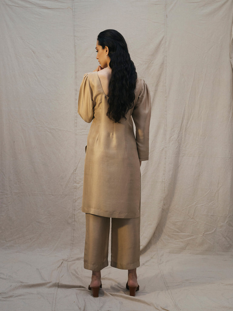 MONOTONE PURE RAW SILK ENSEMBLE IN SANDY NUDE