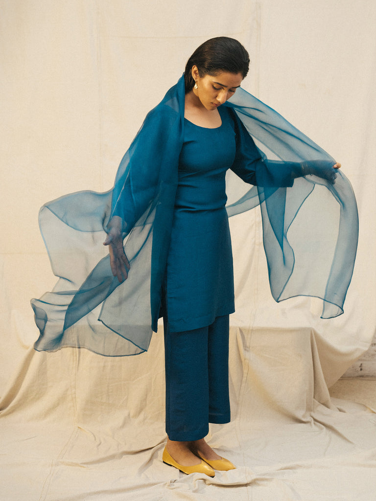 MONOTONE PURE RAW SILK ENSEMBLE IN DEEP TEAL