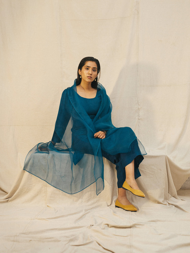 MONOTONE PURE RAW SILK ENSEMBLE IN DEEP TEAL